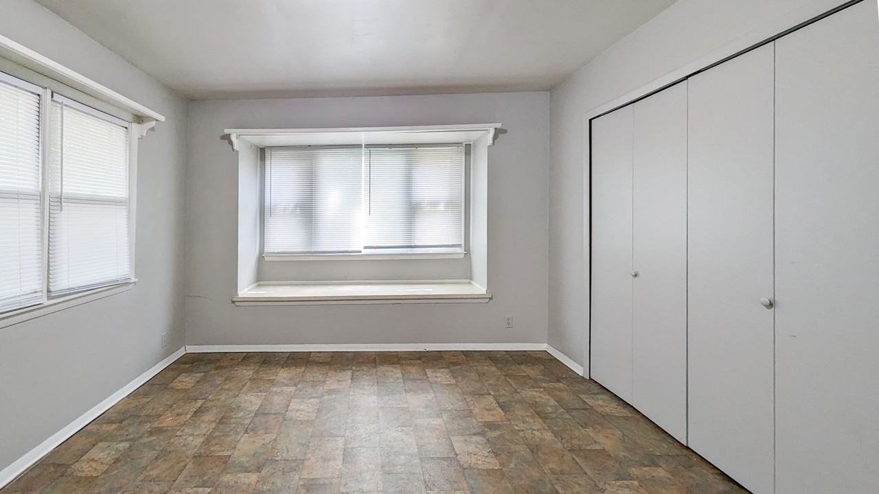 1408 N Lorraine Ave - Photo 7 of 30