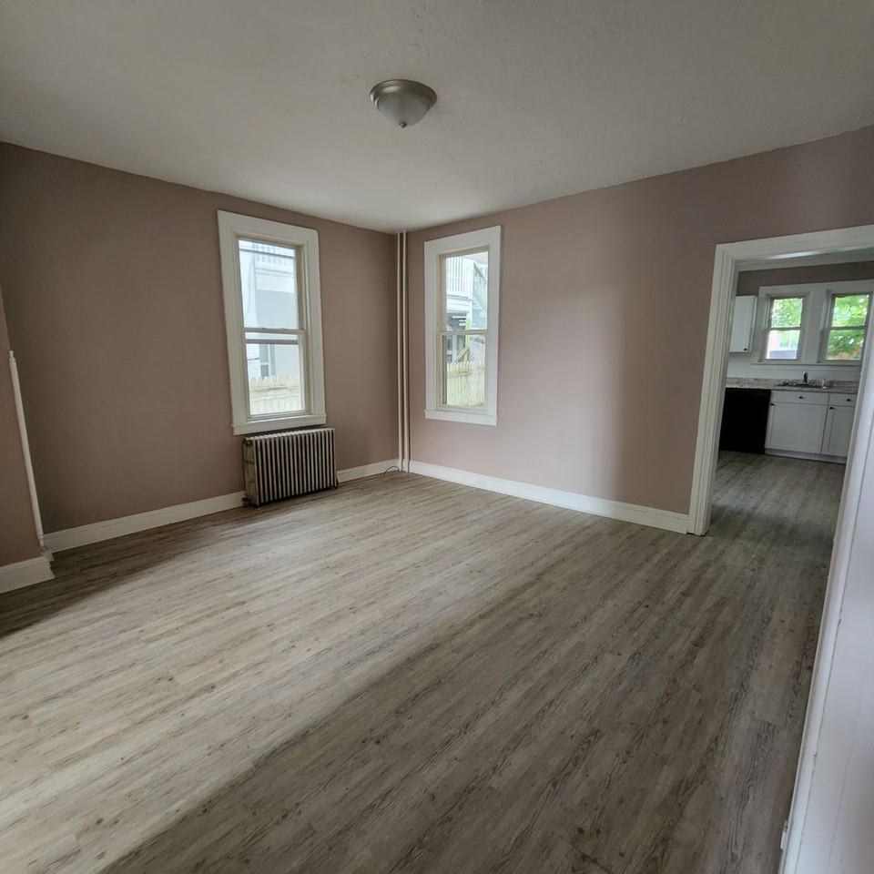 46 S Pine St - Photo 2 of 20