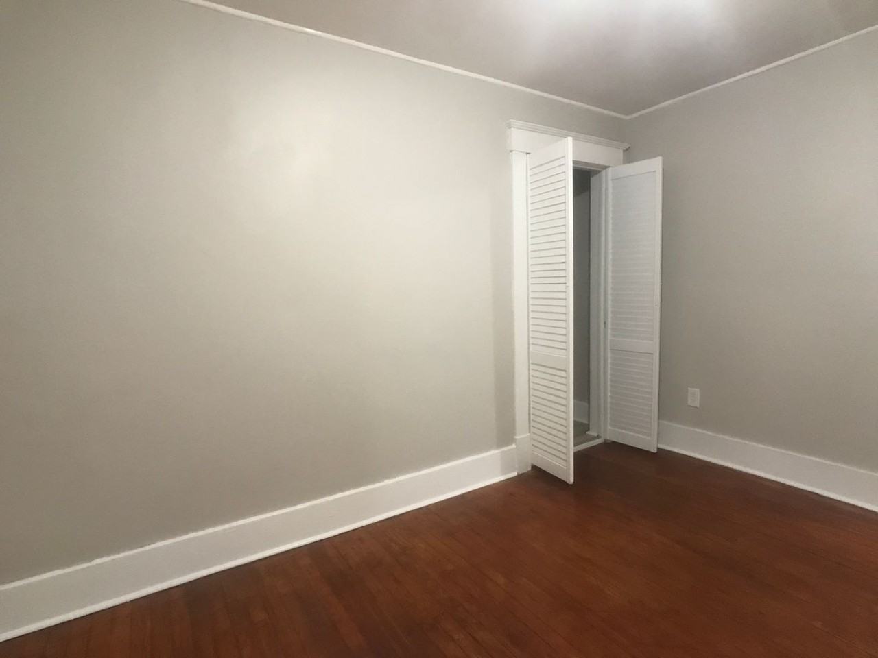 1122 E 37th St - Photo 4 of 15