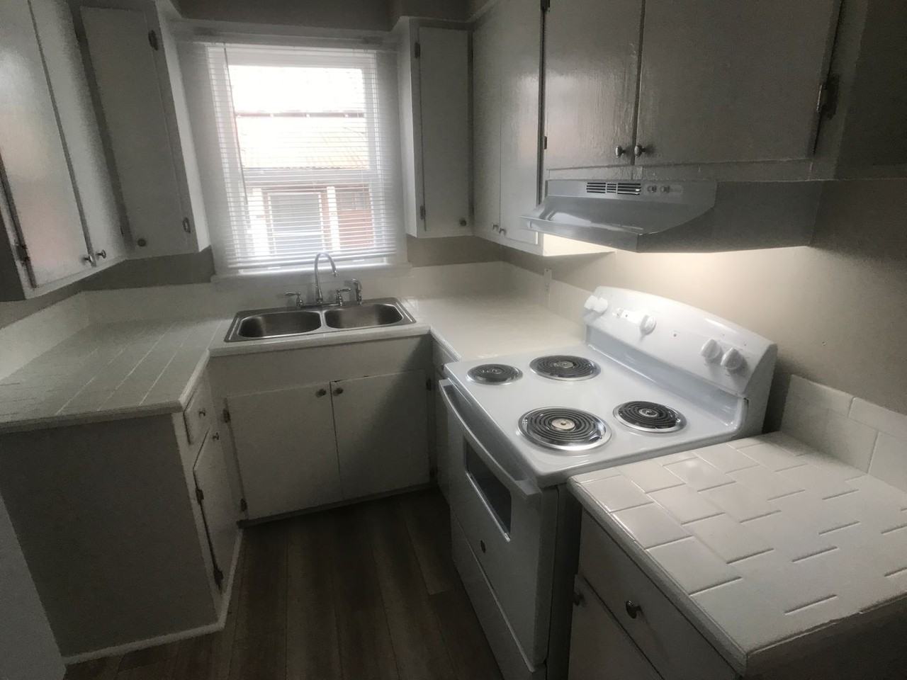 1122 E 37th St - Photo 7 of 15