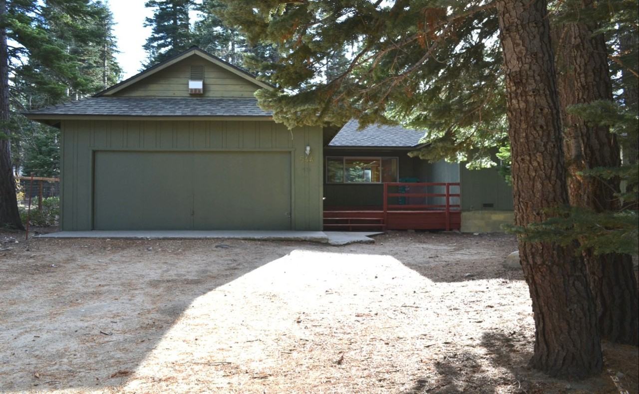 544 Koru St - Photo 2 of 18