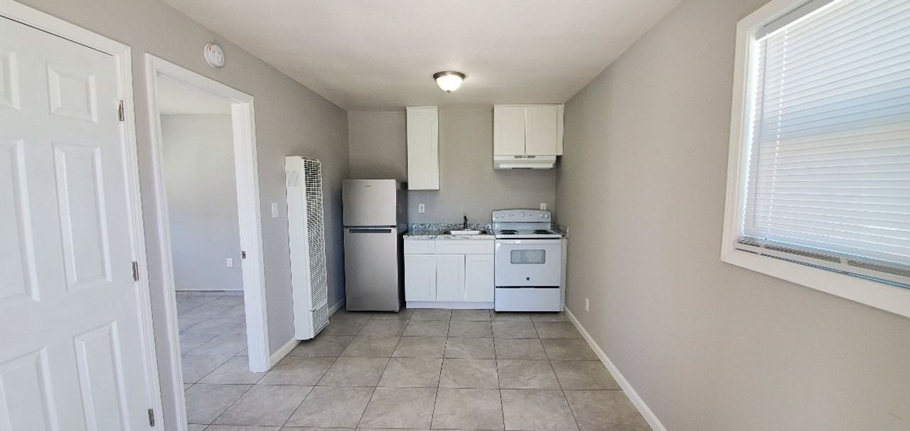 714 Gateway Dr - Photo 2 of 8