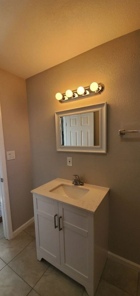 714 Gateway Dr - Photo 3 of 8