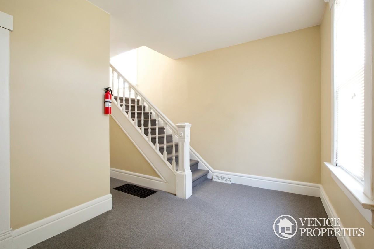 1637 N 4th St - Photo 2 of 23