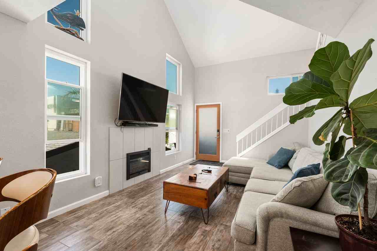 735 Verona Ct - Photo 2 of 16