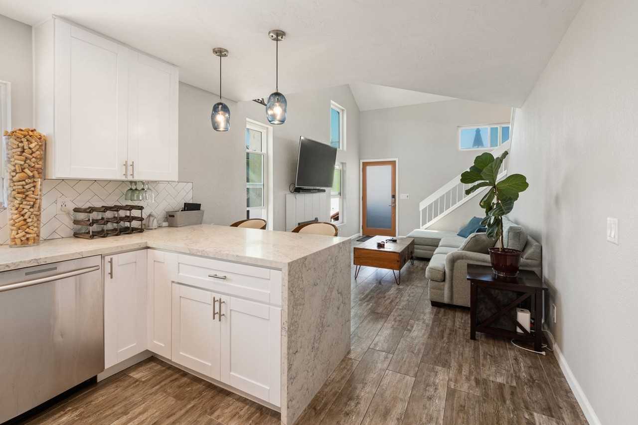 735 Verona Ct - Photo 4 of 16