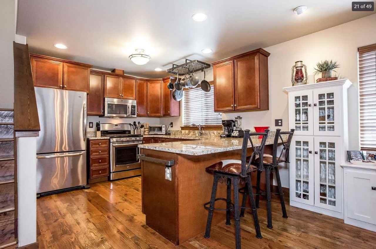 670 Woodside Ln - Photo 7 of 22