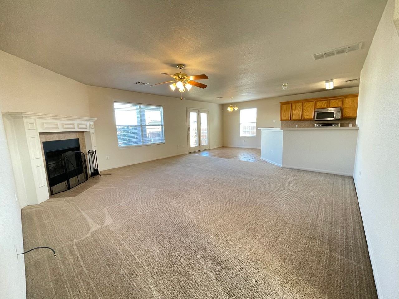 3407 Catalina Dr - Photo 4 of 30