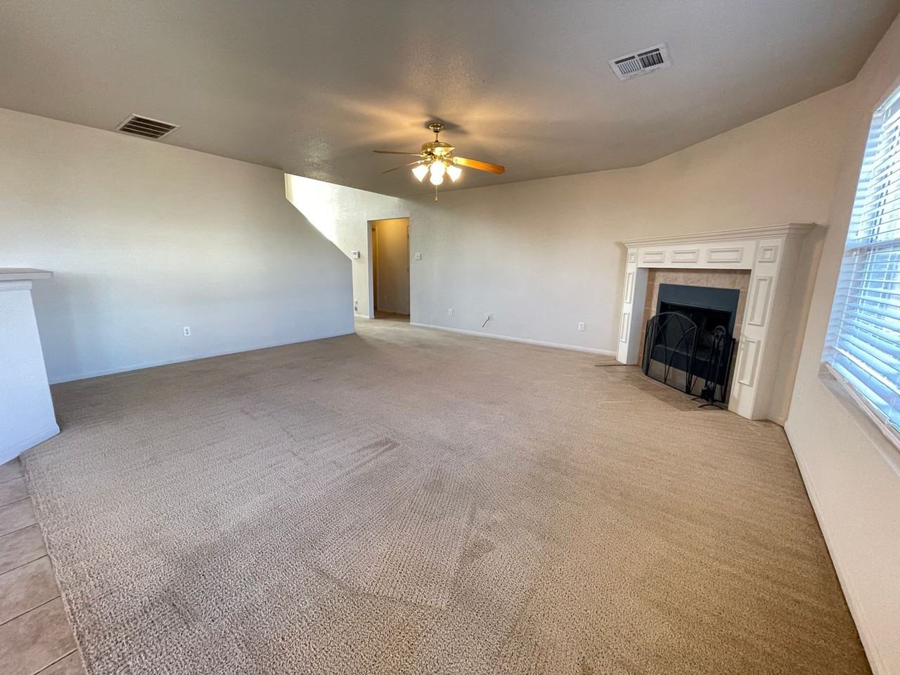 3407 Catalina Dr - Photo 5 of 30