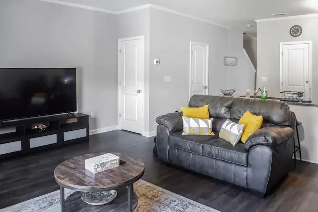 3196 Laurel Ridge Cir - Photo 2 of 23