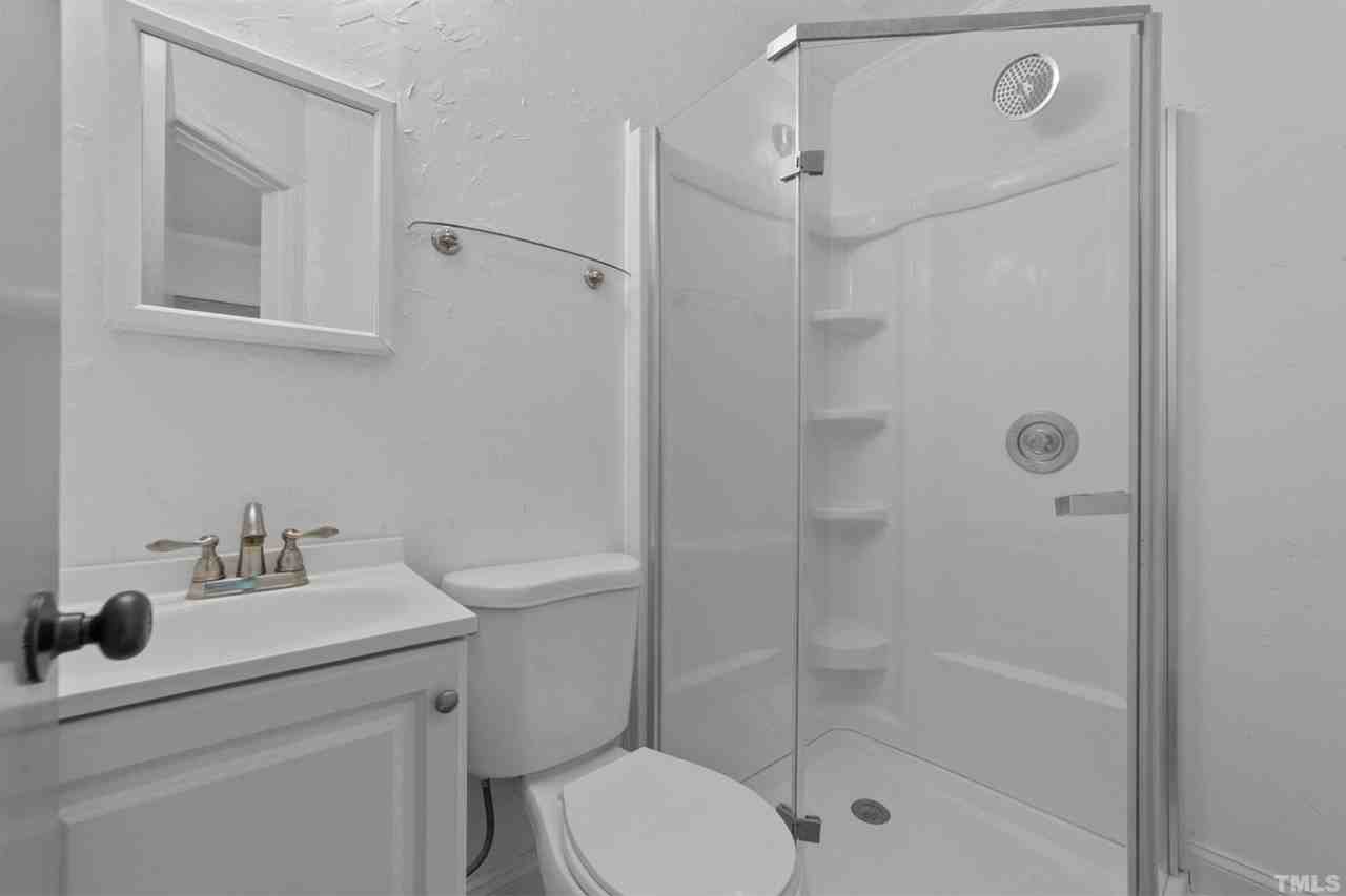 1304 Buckingham Rd - Photo 6 of 50