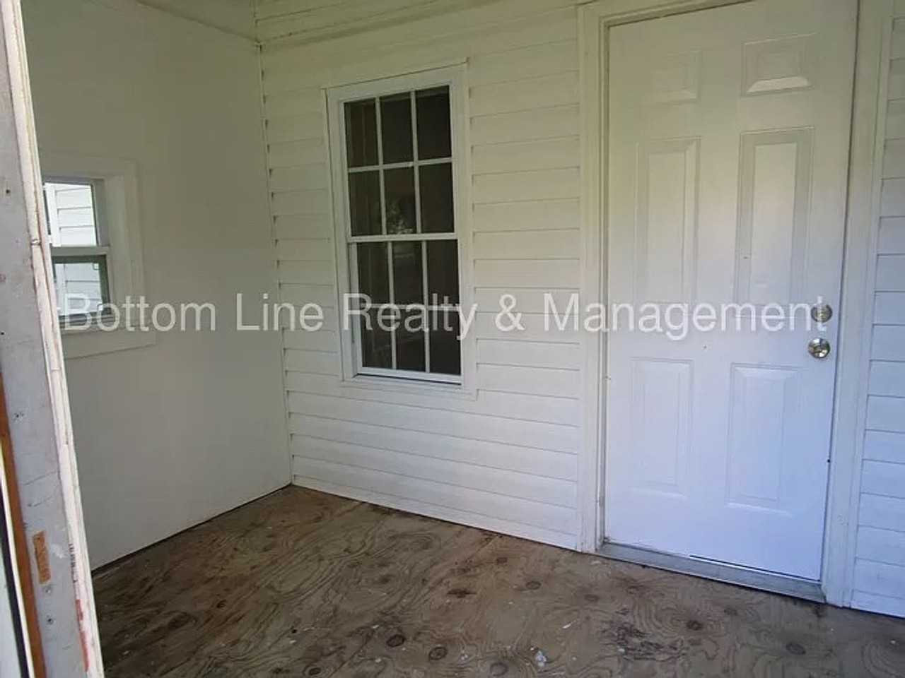 3912 Plainview Rd - Photo 5 of 19