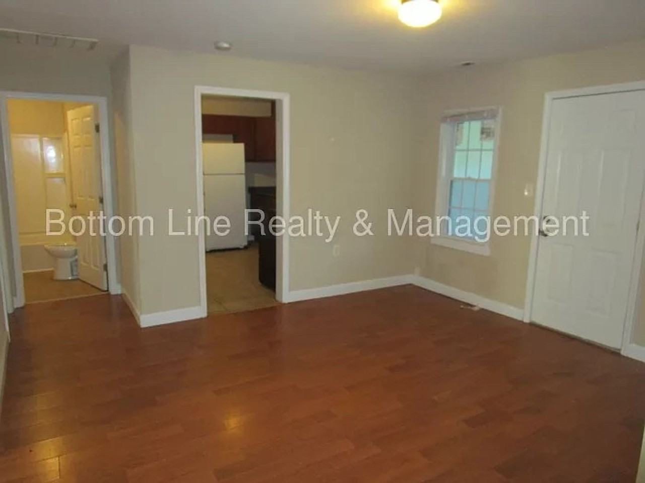 3912 Plainview Rd - Photo 6 of 19