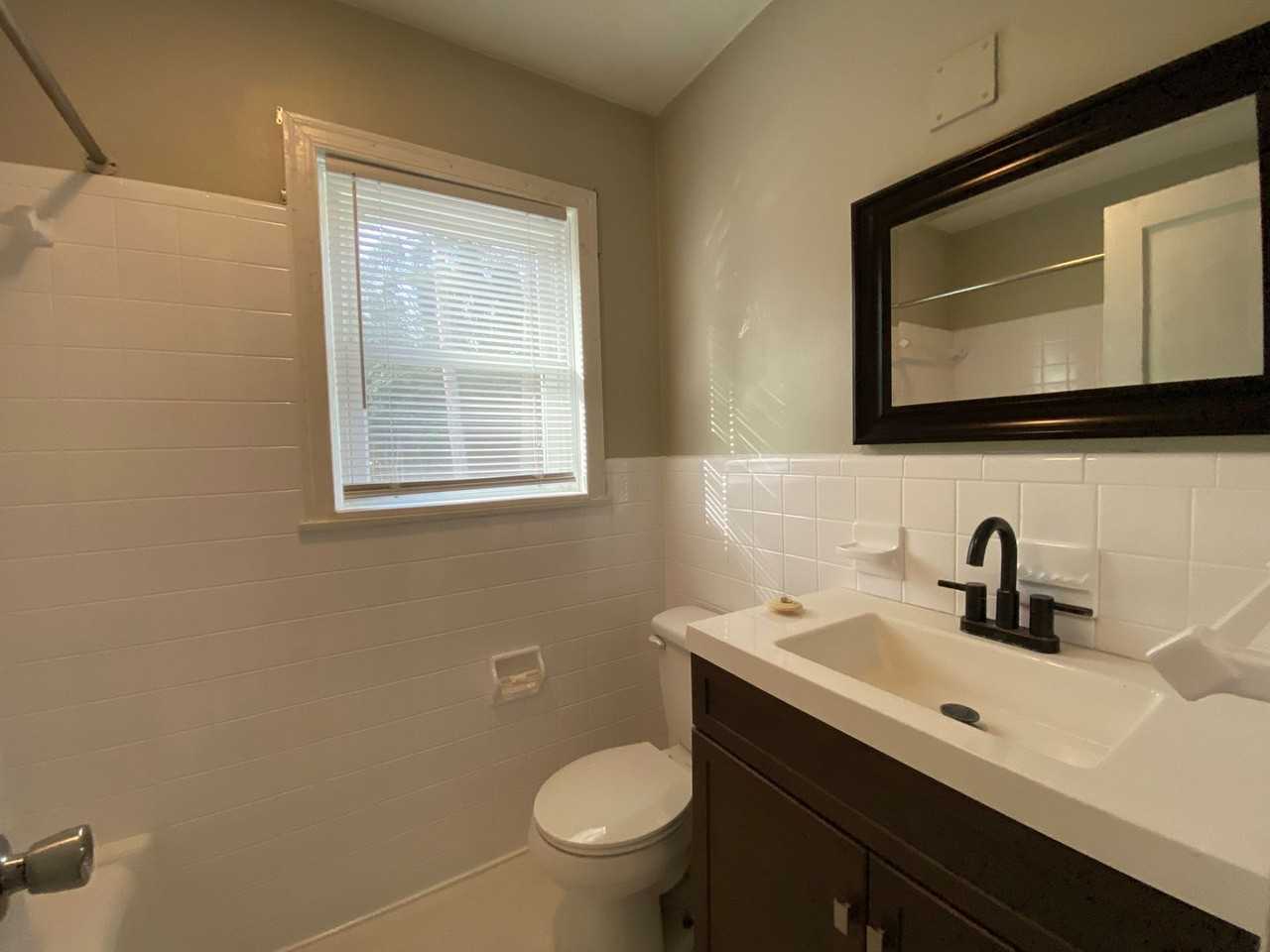 1425 Remount Rd - Photo 6 of 28