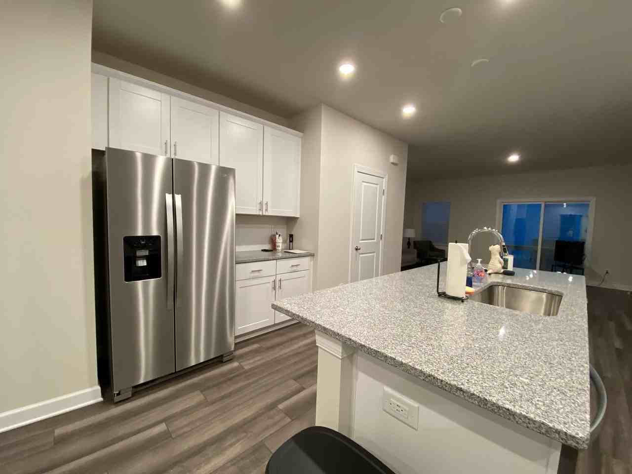 3812 Memorial Pkwy - Photo 4 of 38