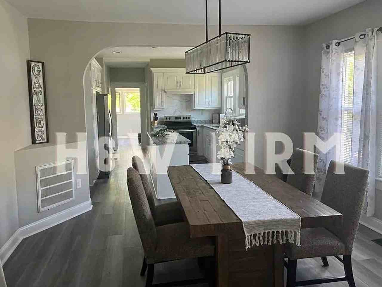 404 Formosa Ave - Photo 2 of 19