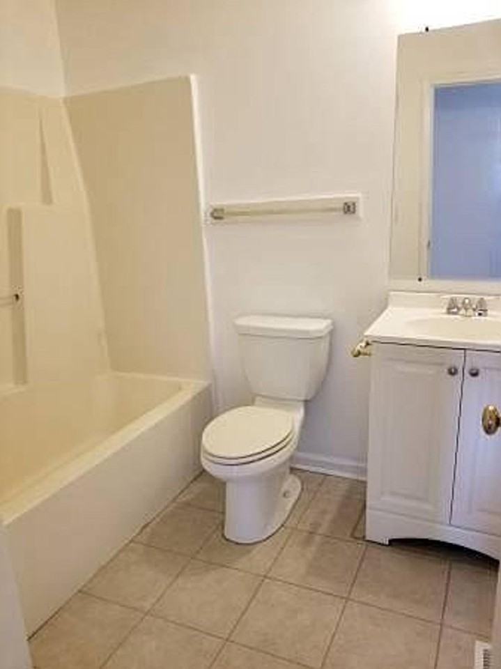 7308 Renyard Ct - Photo 6 of 16