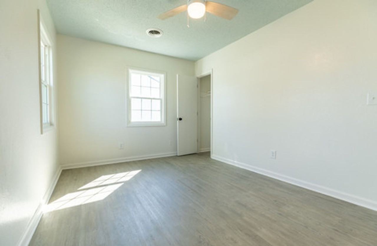 3027 Azalea Dr - Photo 2 of 9