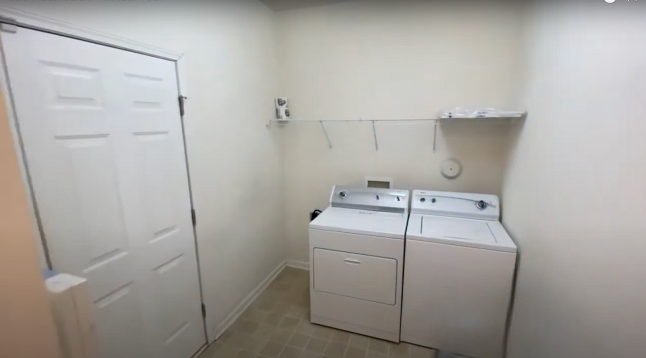 3301 Genlee Dr - Photo 3 of 27