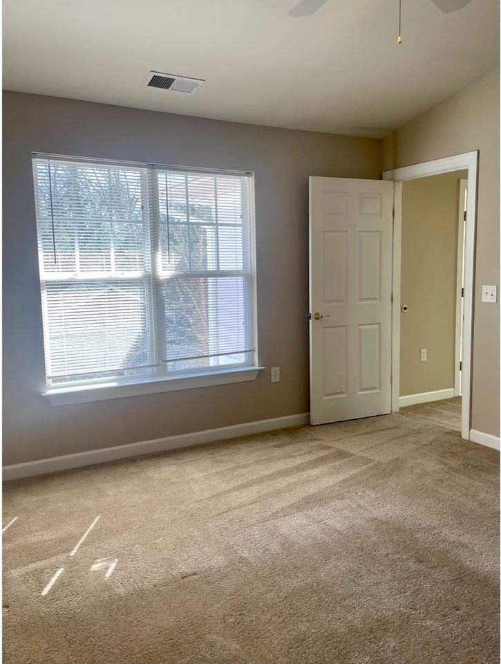 919 Morreene Rd - Photo 6 of 23