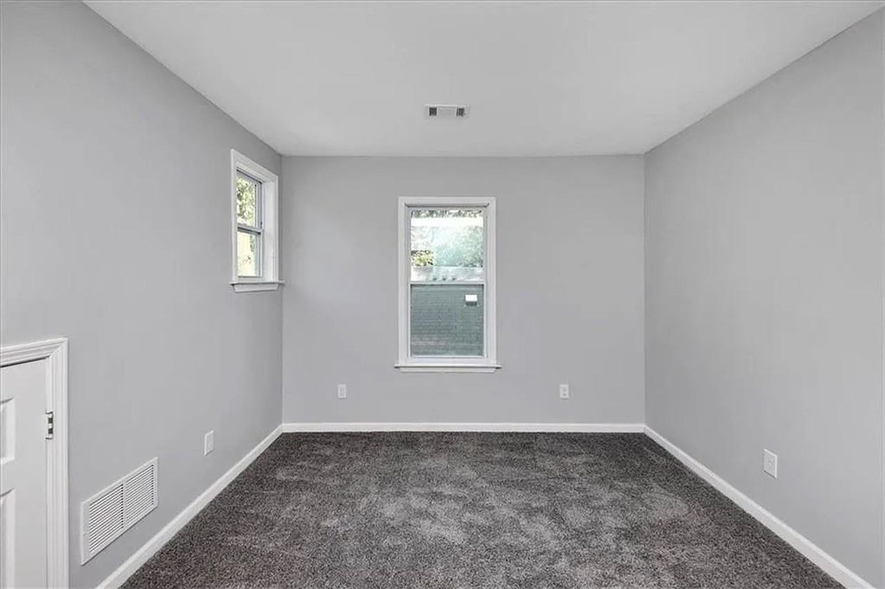 884 Coleman St Sw - Photo 2 of 23