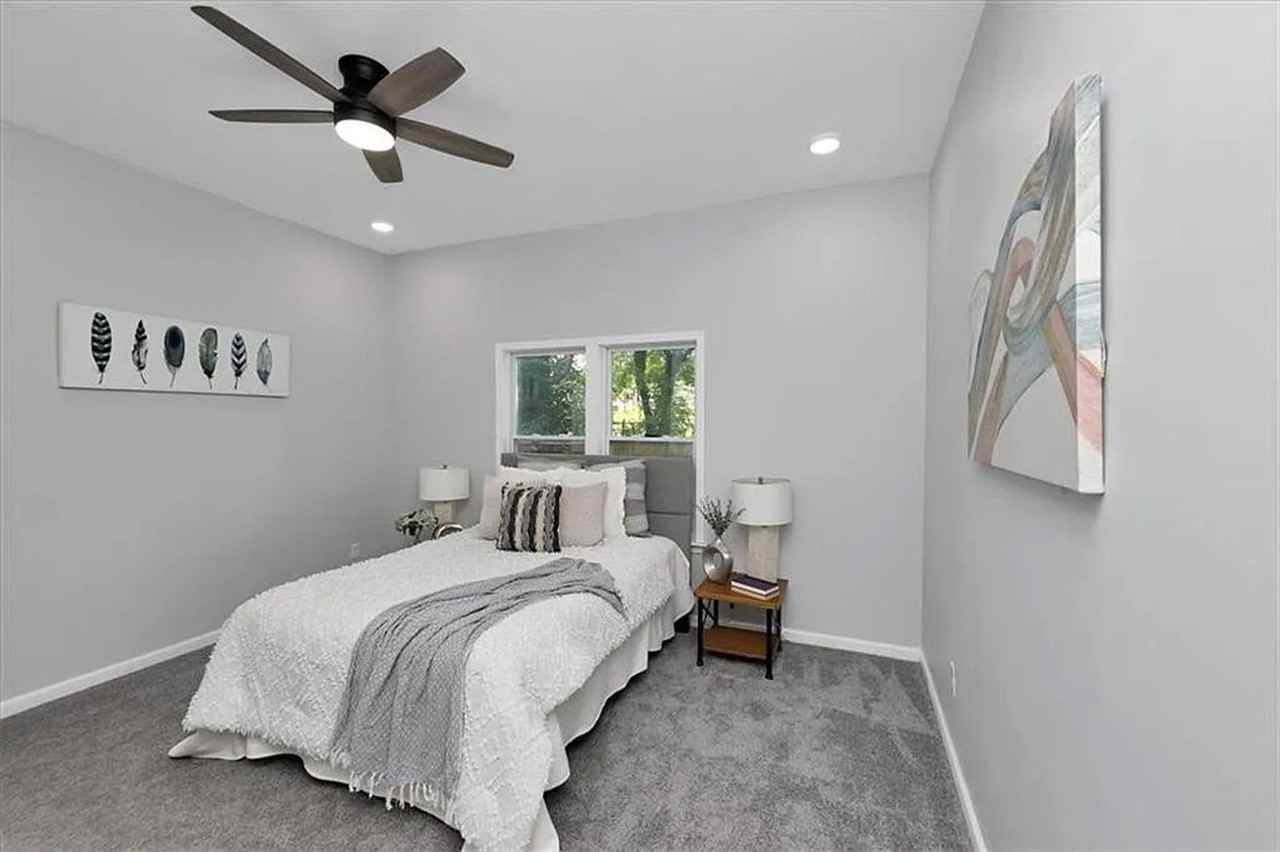 884 Coleman St Sw - Photo 5 of 23