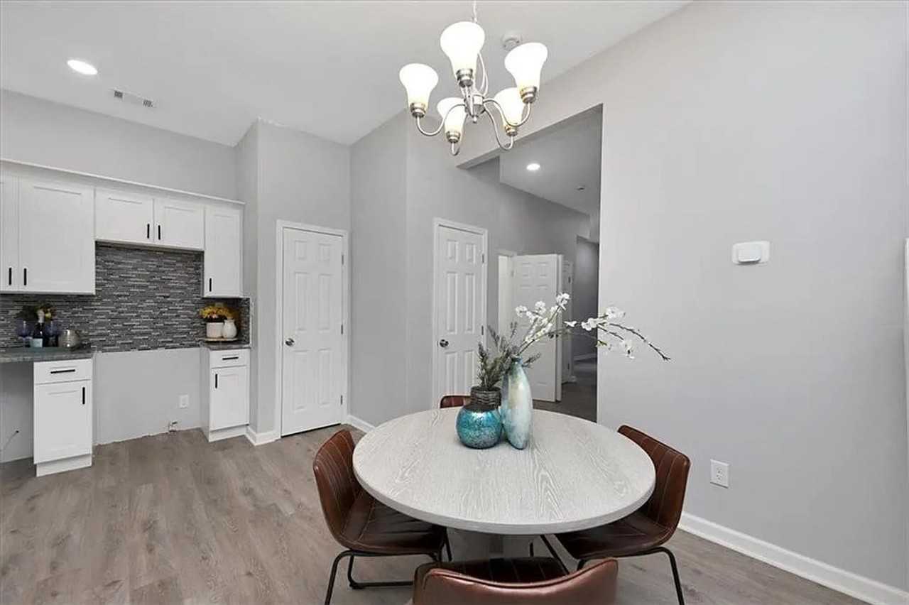 884 Coleman St Sw - Photo 7 of 23