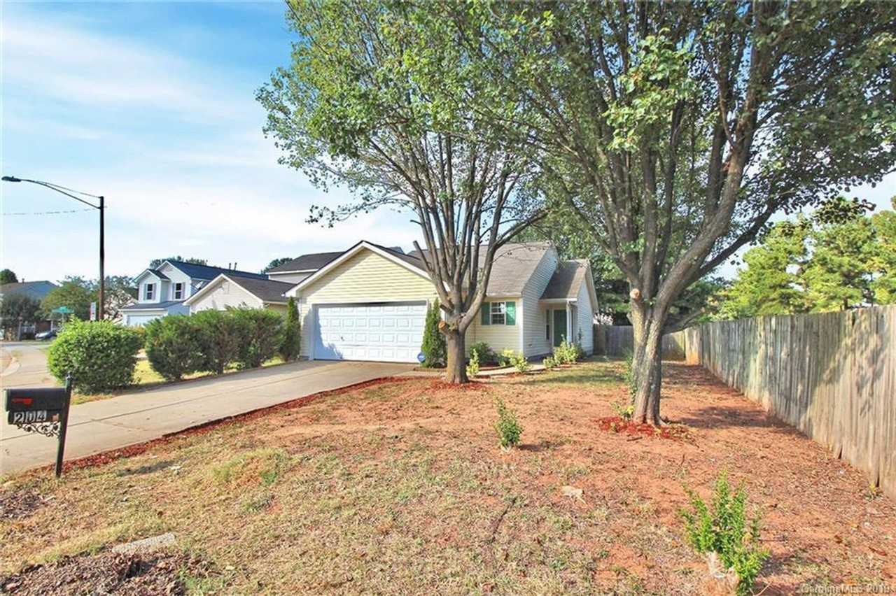 204 Tom Hunter Rd - Photo 3 of 40