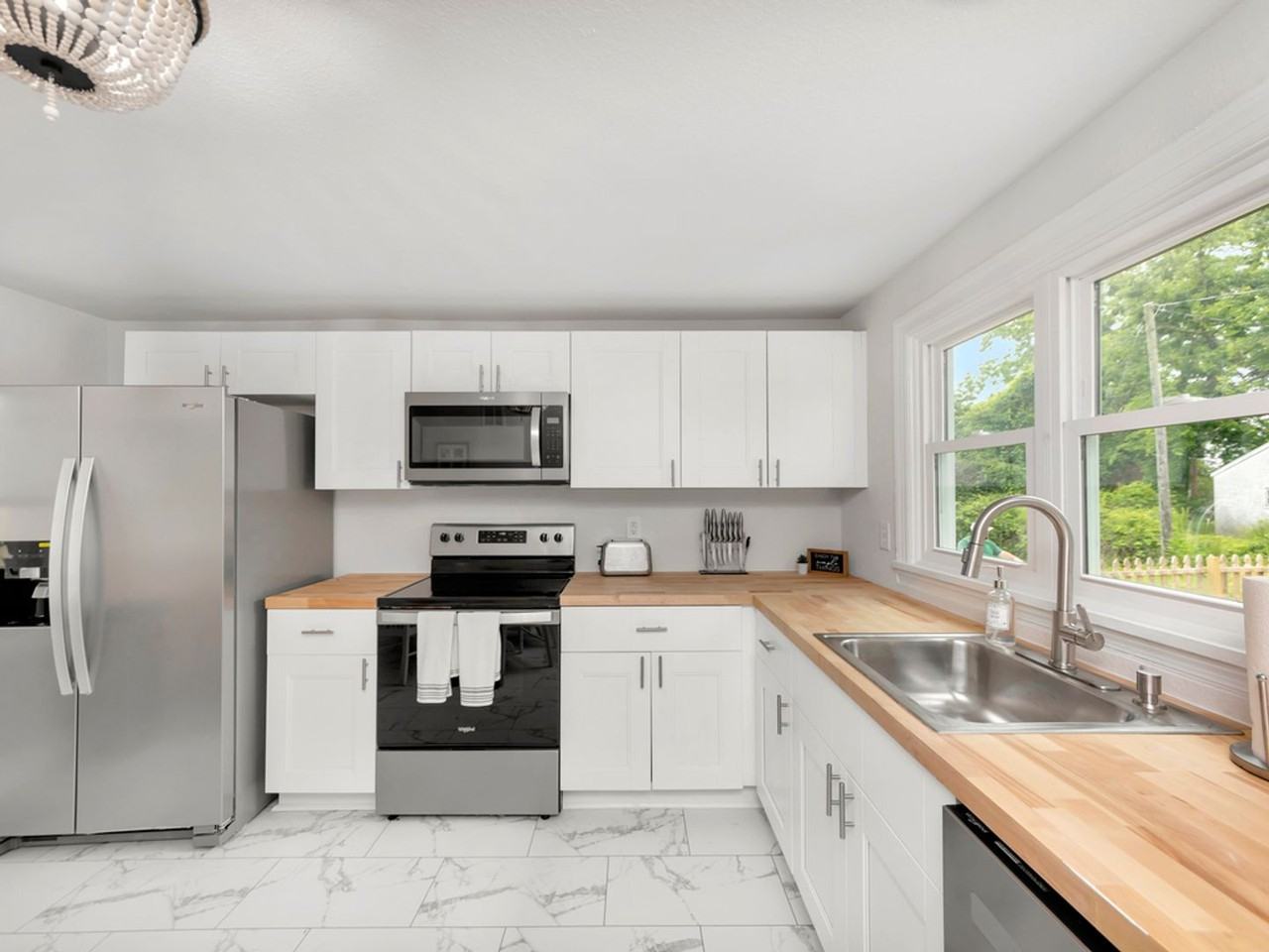 277 Steamboat Rd - Photo 2 of 33