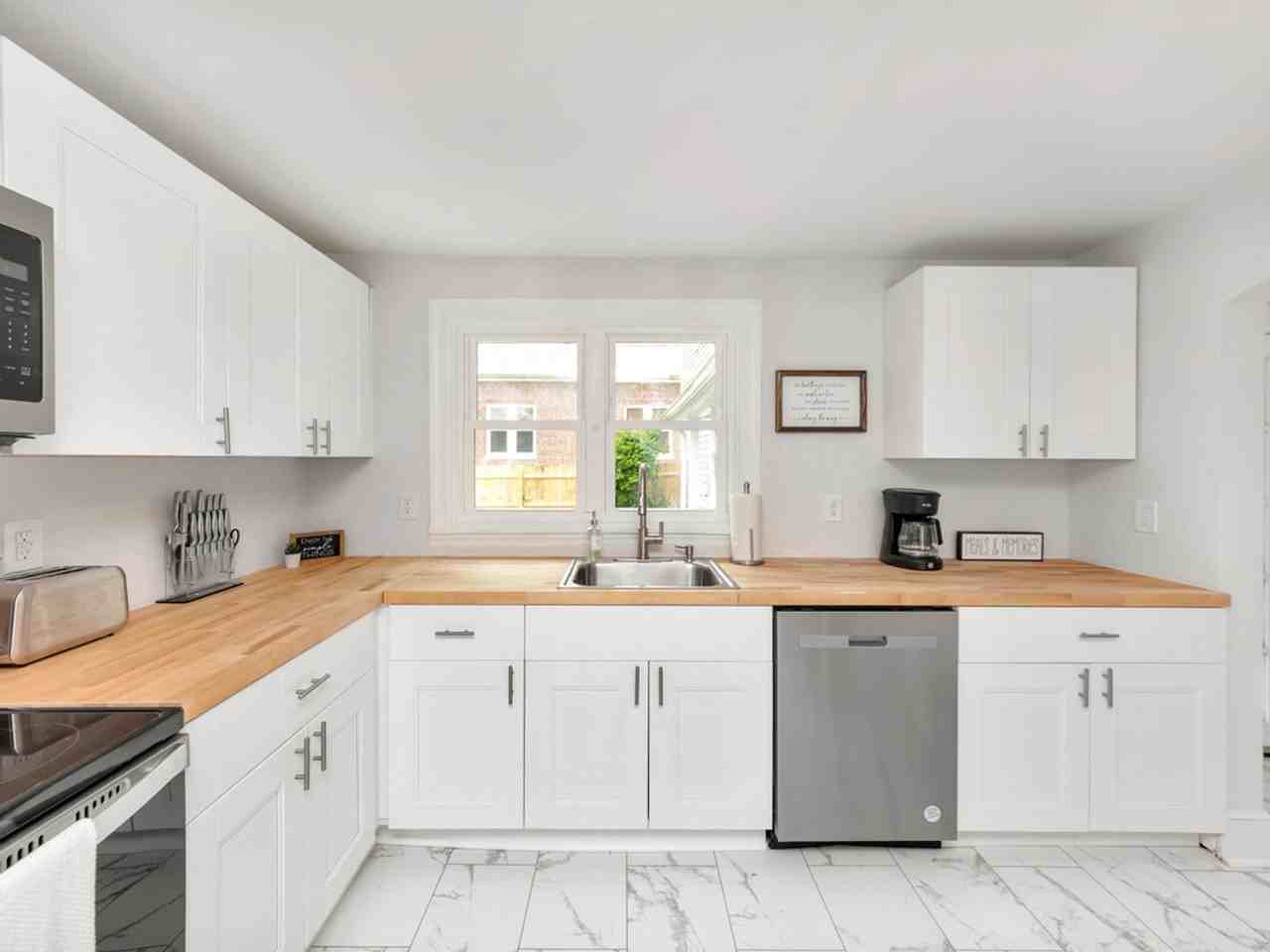 277 Steamboat Rd - Photo 3 of 33