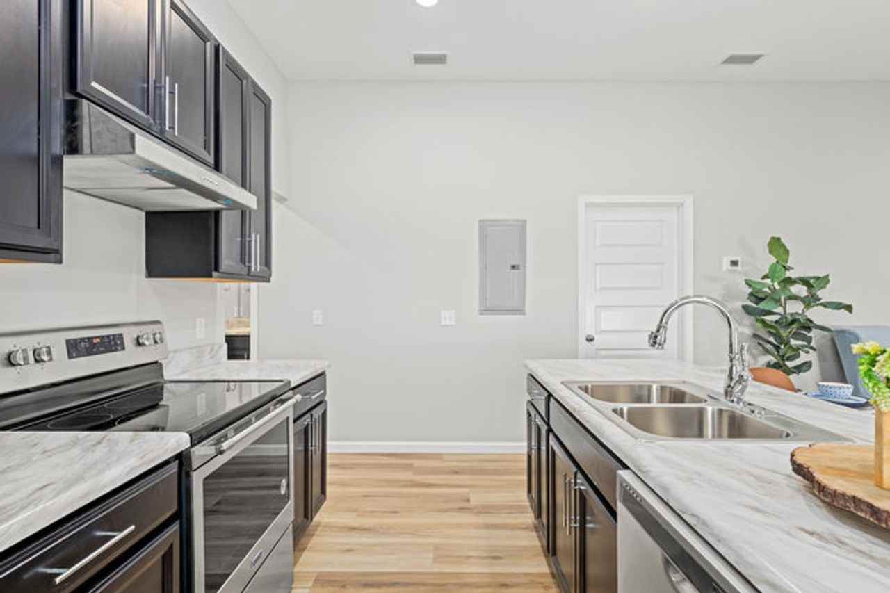 Applications - Photo 2 of 22