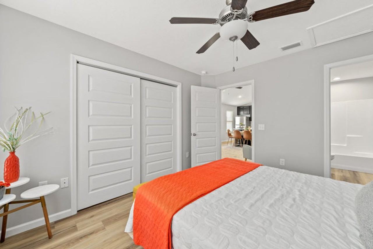 Applications - Photo 5 of 22