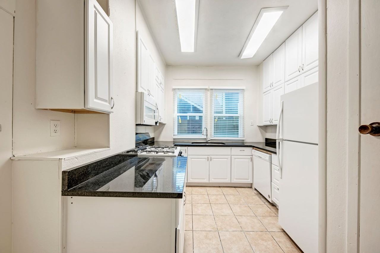 2911 Rio Grande St #1 - Photo 4 of 7