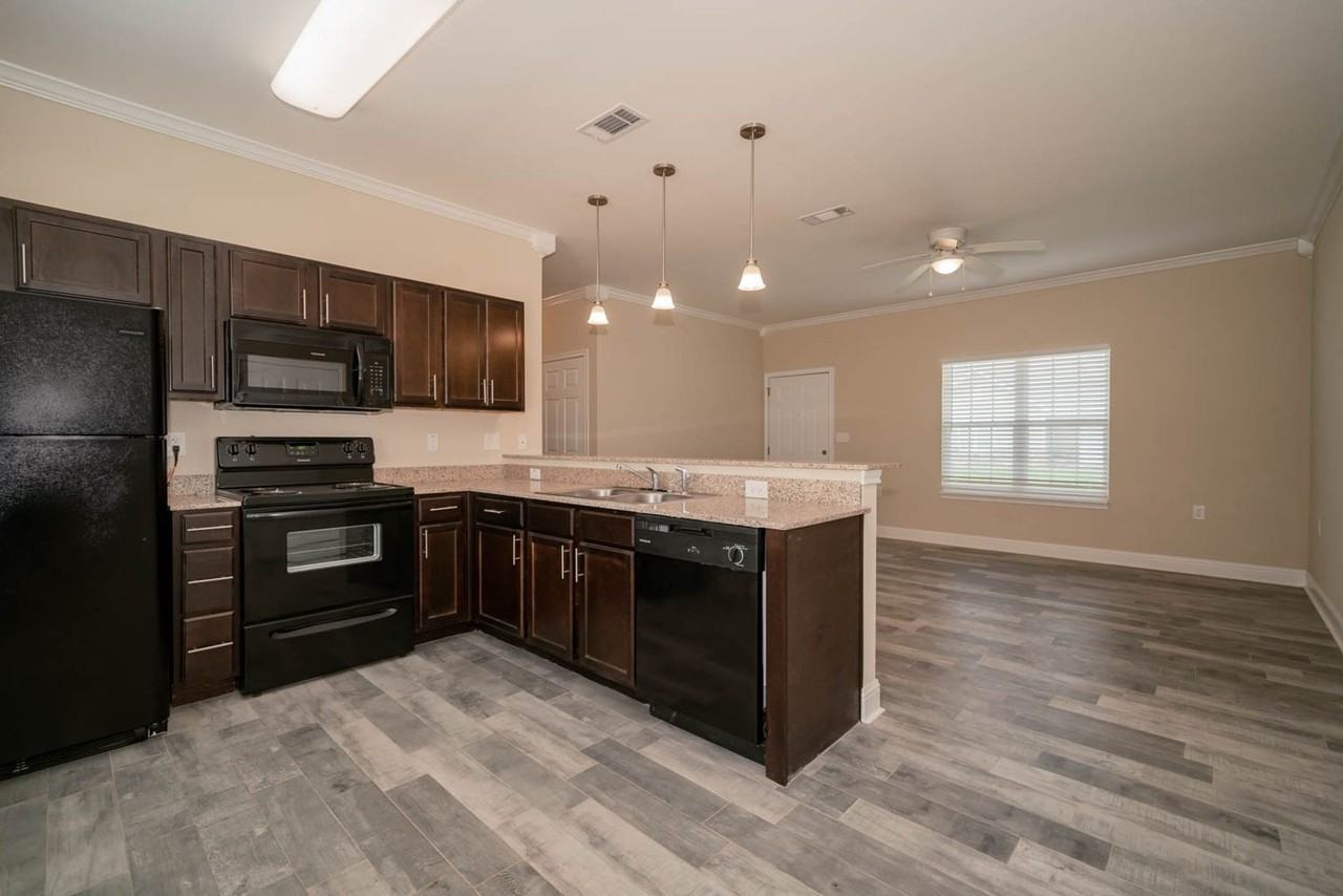 736 Old Boston Rd #1 - Photo 2 of 14