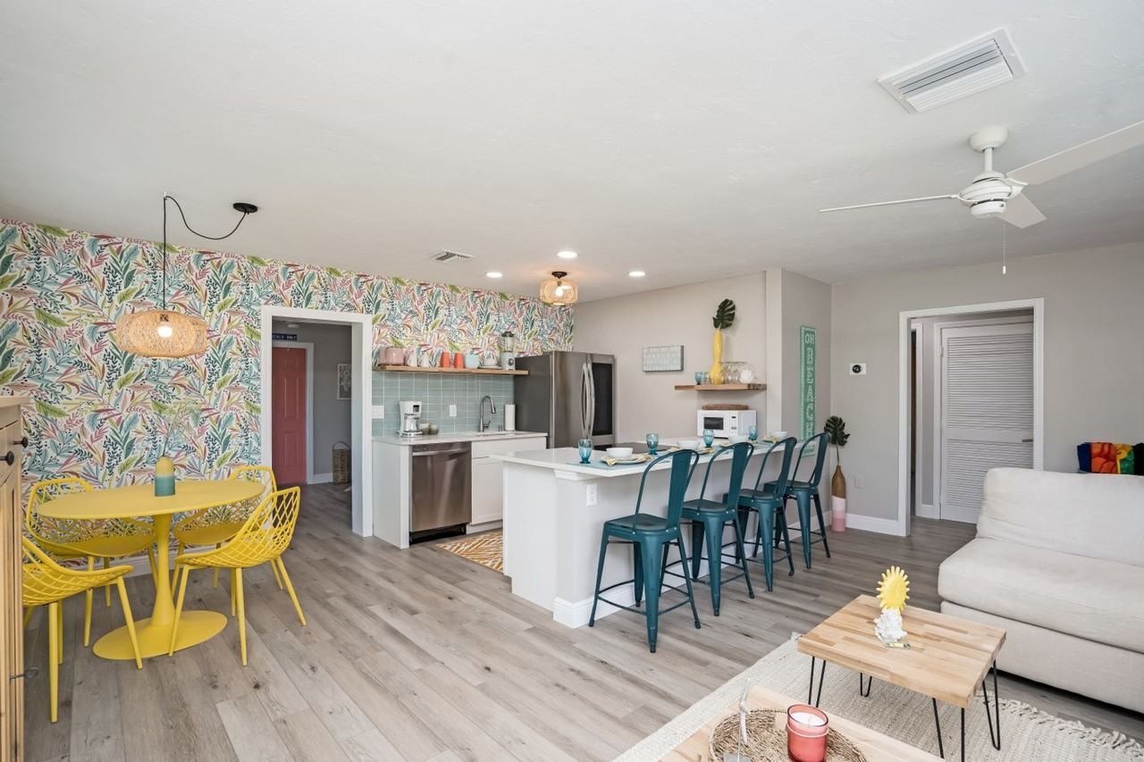 617 26th St W - Photo 6 of 50