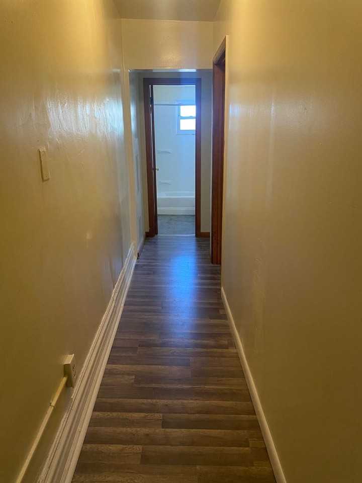 565 Mcmasters Ave - Photo 3 of 8