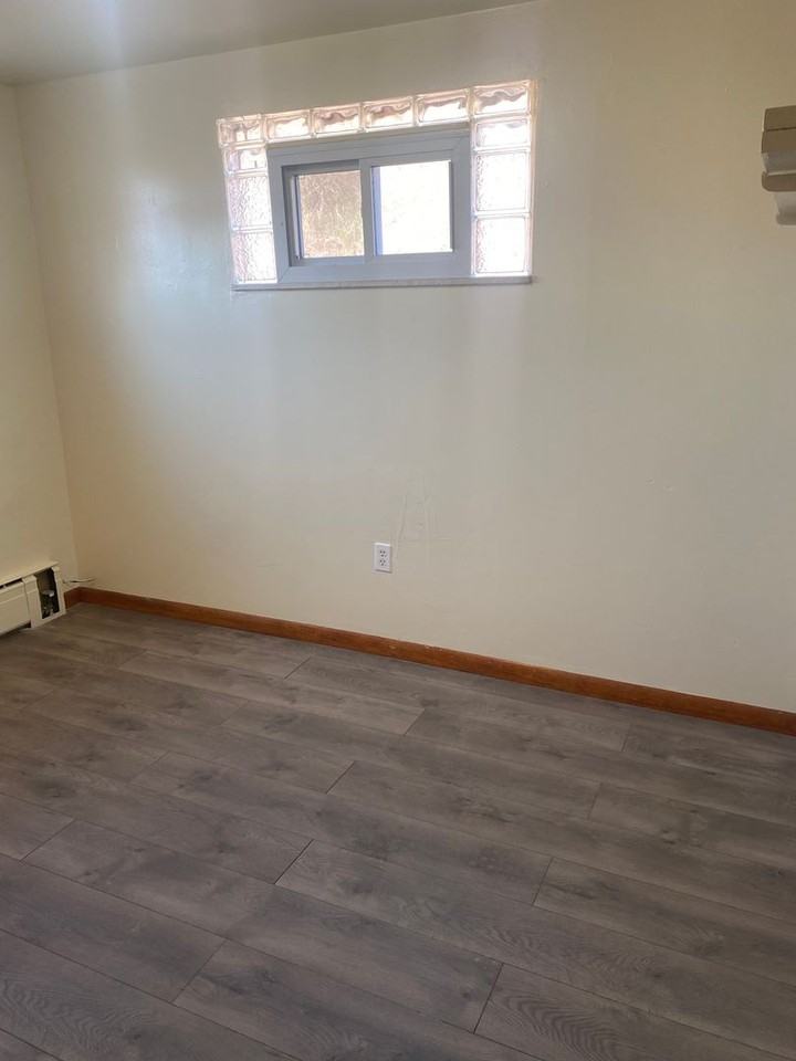 565 Mcmasters Ave - Photo 4 of 8