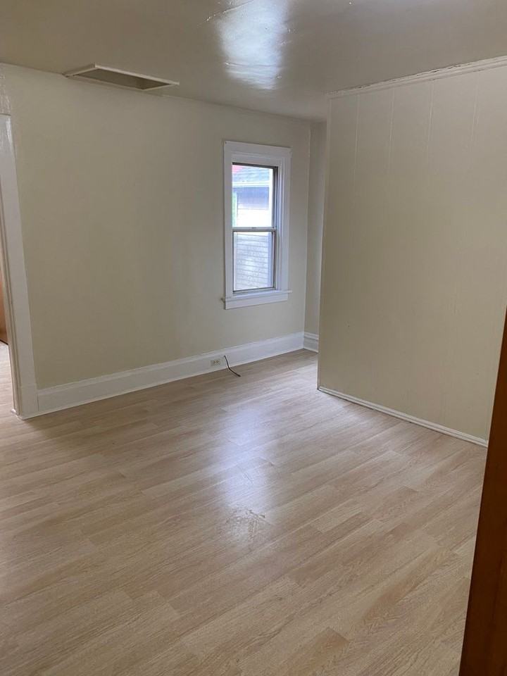 565 Mcmasters Ave - Photo 5 of 8