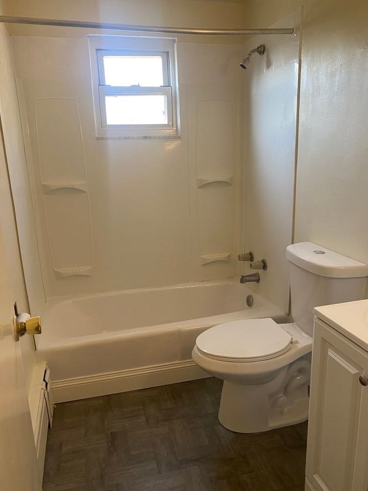 565 Mcmasters Ave - Photo 7 of 8