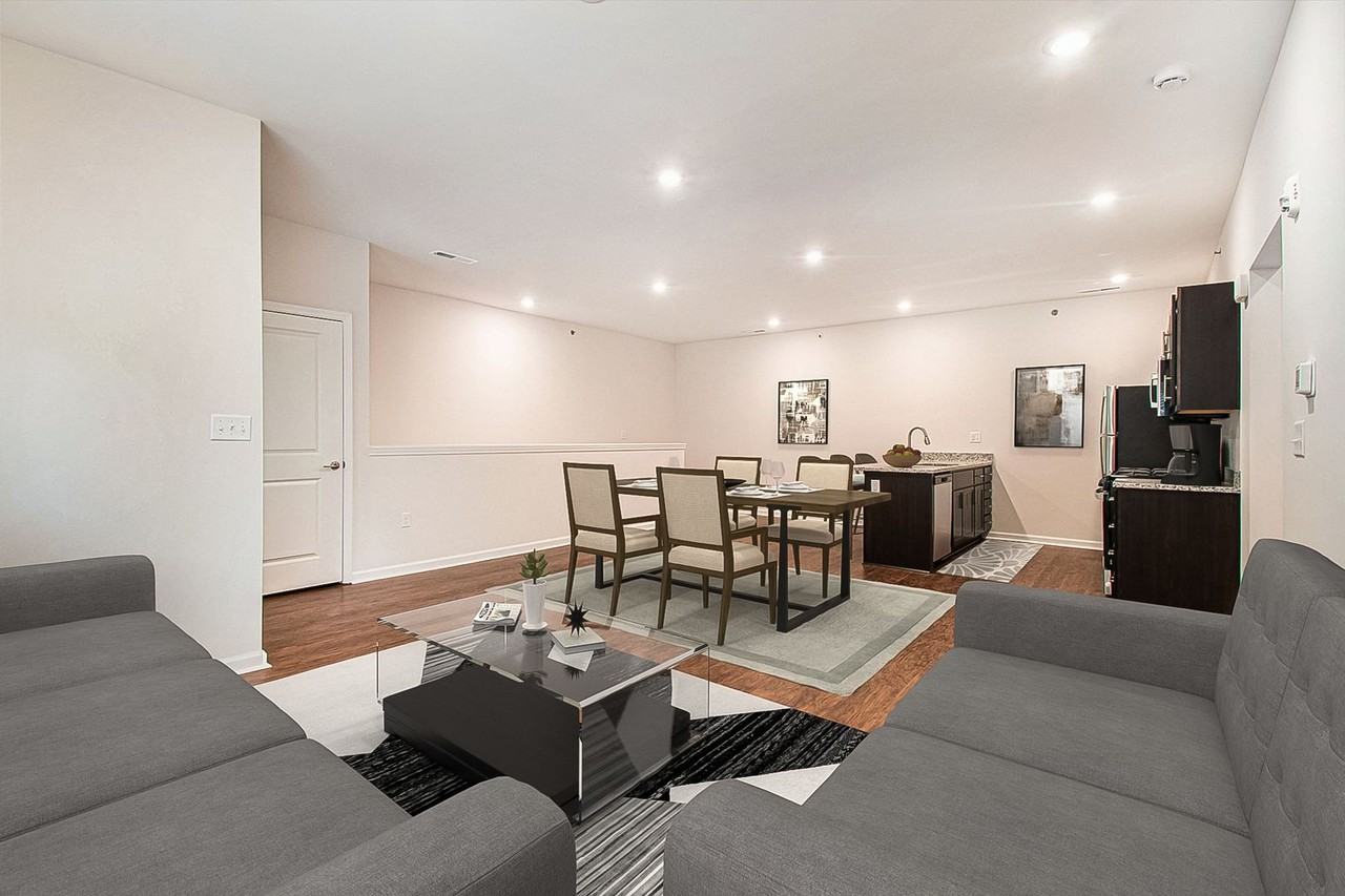 1006 S Indiana Ave - Photo 2 of 9