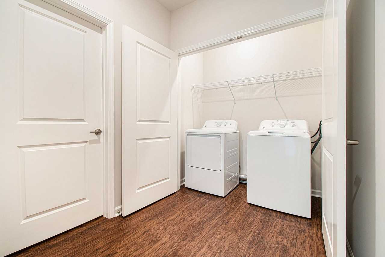 1006 S Indiana Ave - Photo 5 of 9