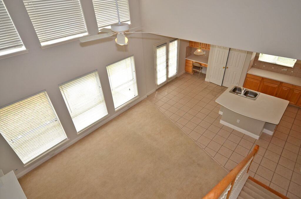 2523 Crenshaw Dr - Photo 2 of 22