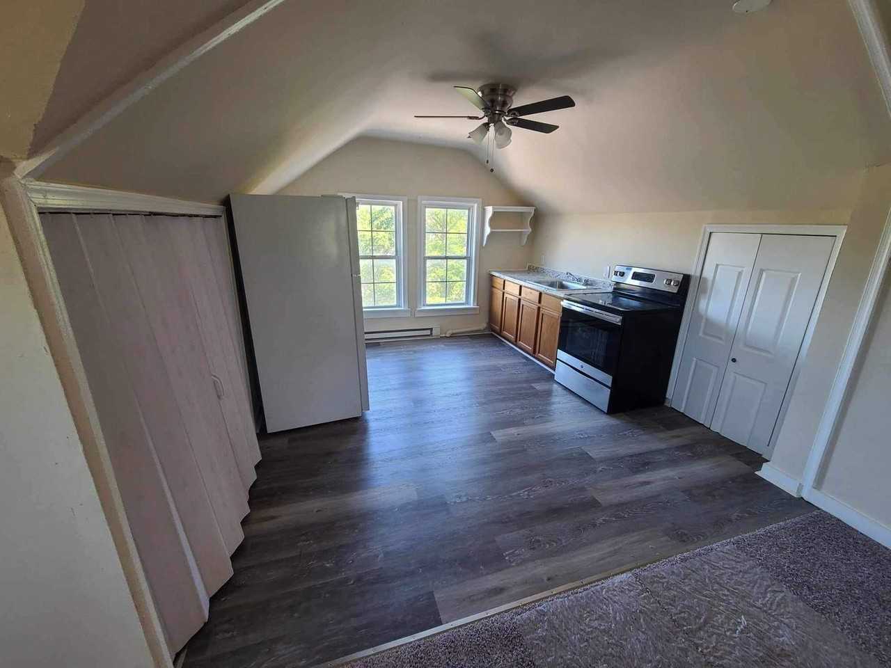 6706 Windsor Mill Rd - Photo 4 of 8