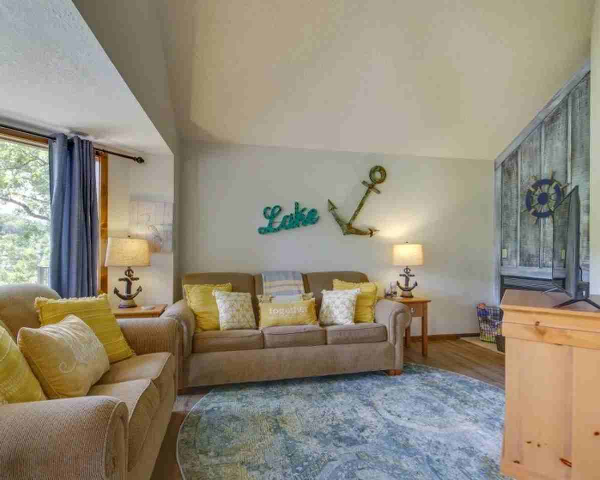 1082 Rachel Rd - Photo 2 of 21