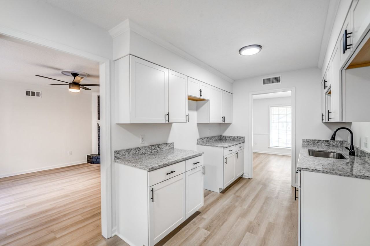 2130 Whitebark Dr - Photo 3 of 33