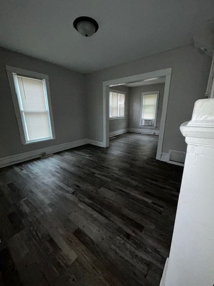 1308 E 4th St - Photo 3 of 8