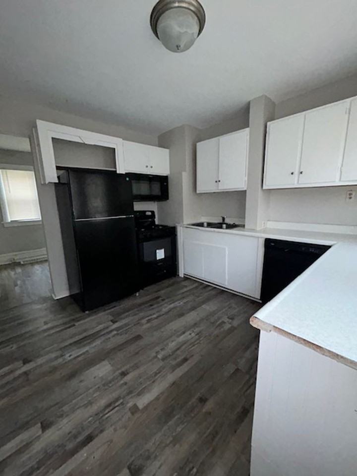 1308 E 4th St - Photo 5 of 8