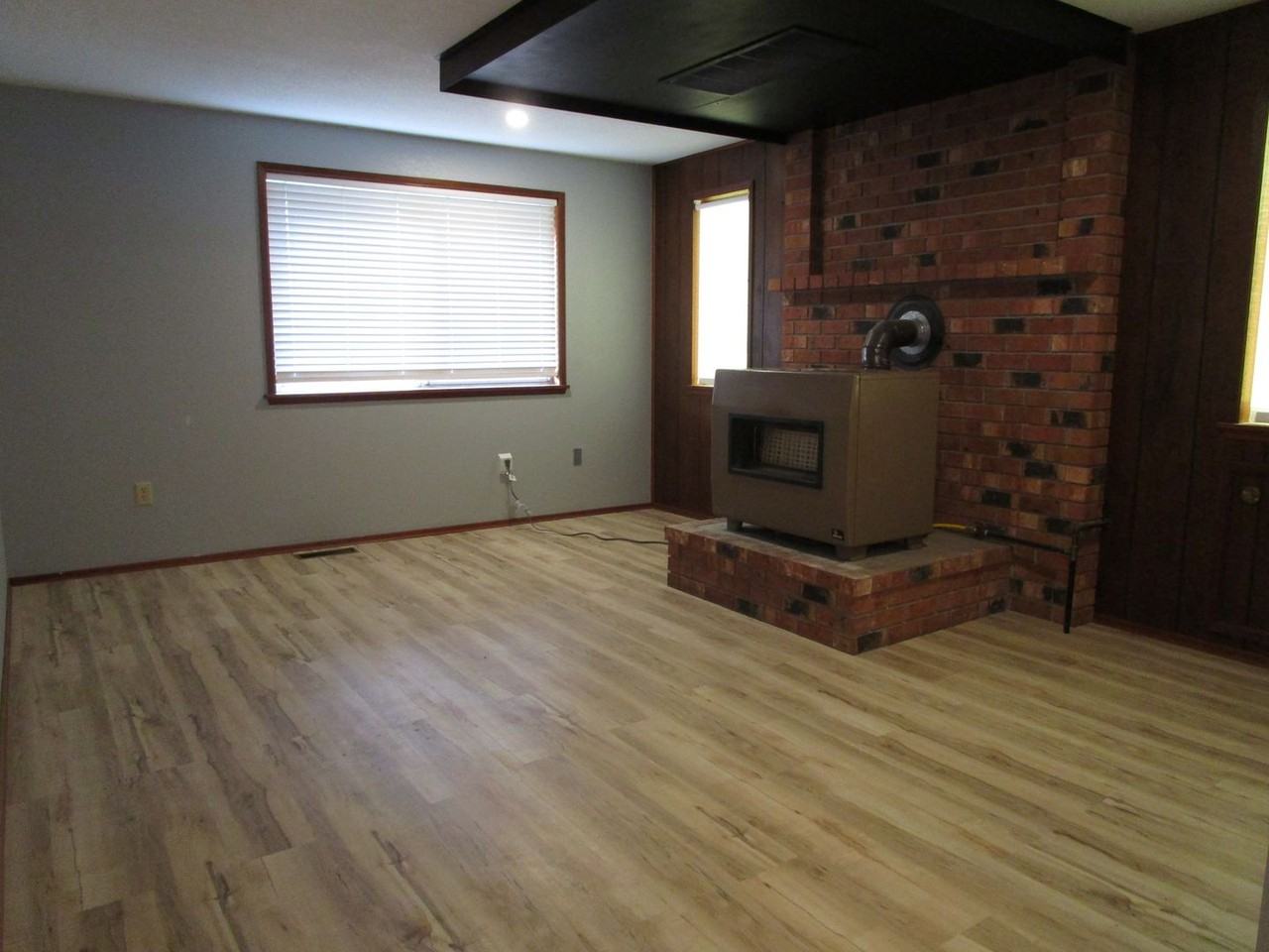 901 N Fruitdale Rd - Photo 4 of 12