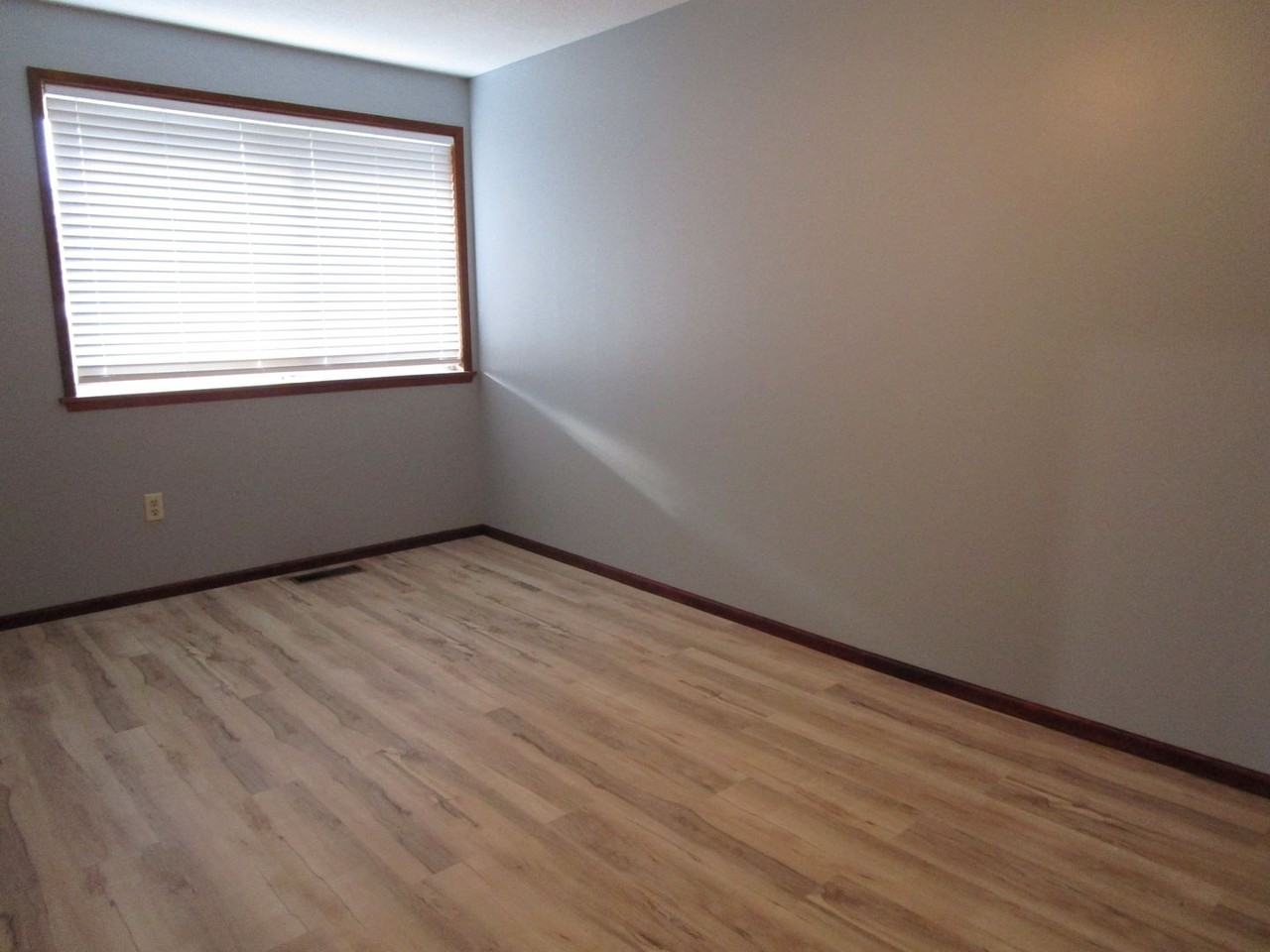 901 N Fruitdale Rd - Photo 5 of 12