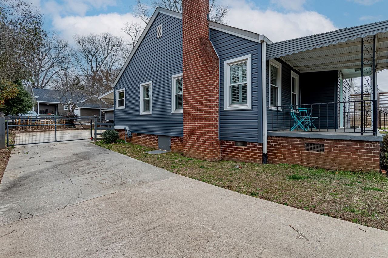 909 Rutherford Rd - Photo 3 of 21